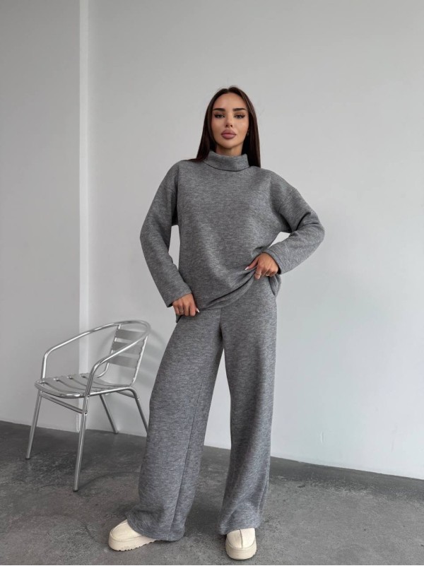 Базовий жiночий костюм з ангори сiрого кольору 35286