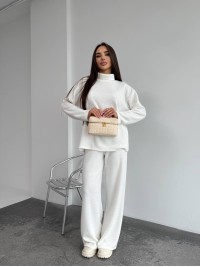 Базовий жiночий костюм з ангори молочного кольору 35287