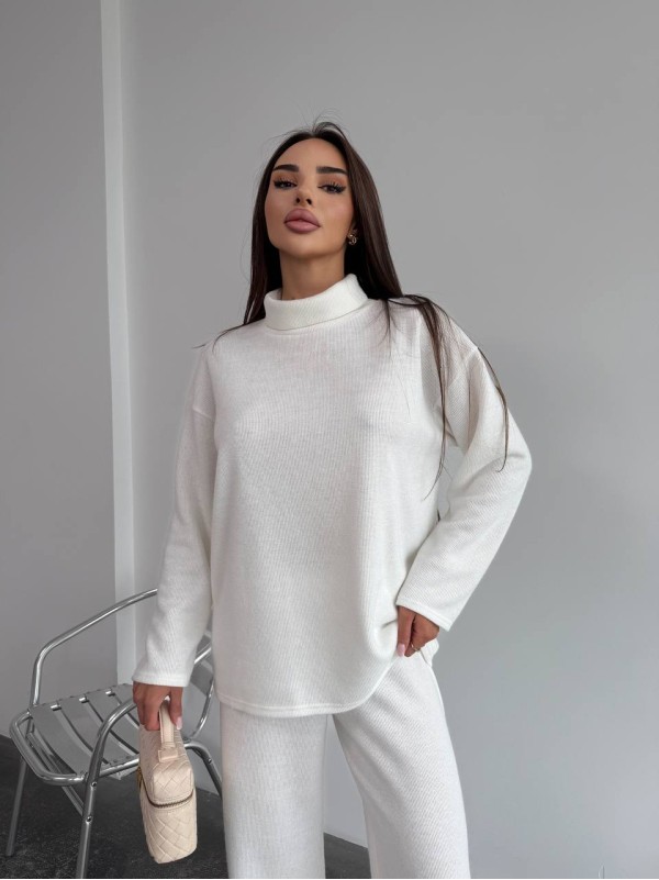 Базовий жiночий костюм з ангори молочного кольору 35287