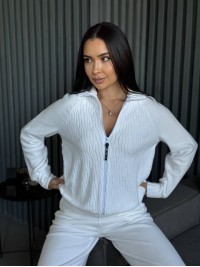 Базовий жiночий костюм на змiйцi молочного кольору 35288