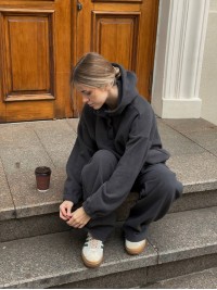 Жіночий теплий костюм з флісу графiтового кольору 35289