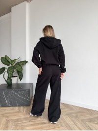 Жіночий теплий костюм вiльного крою чорного кольору 35292