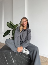Жіночий теплий костюм вiльного крою сiрого кольору 35295