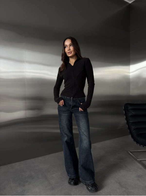 Жіночий лонгслів на змiйцi чорного кольору 35300