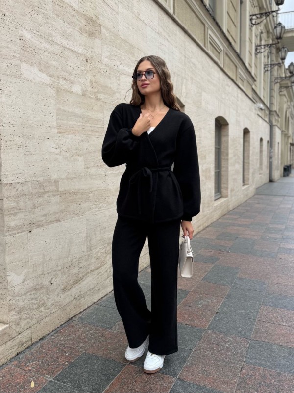 Класичний жiночий костюм з ангори чорного кольору 35302