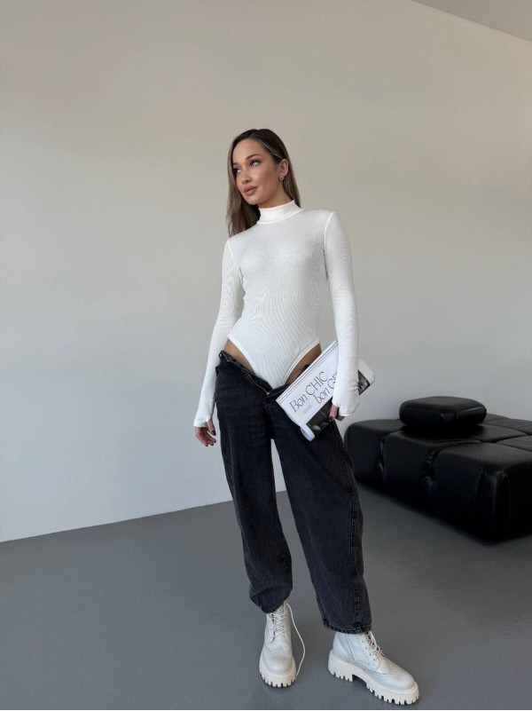 Базовий однотонний боді на флiсi молочного кольору 35313