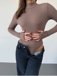 Базовий однотонний боді на флiсi кавового кольору 35314