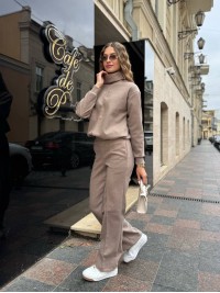 Базовий жiночий костюм з ангори бежевого кольору 35318