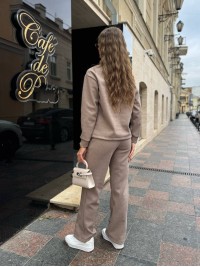 Базовий жiночий костюм з ангори бежевого кольору 35318