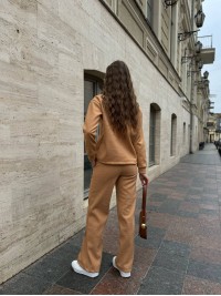 Базовий жiночий костюм з ангори свiтло-коричневого кольору 35319