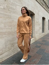 Базовий жiночий костюм з ангори свiтло-коричневого кольору 35319