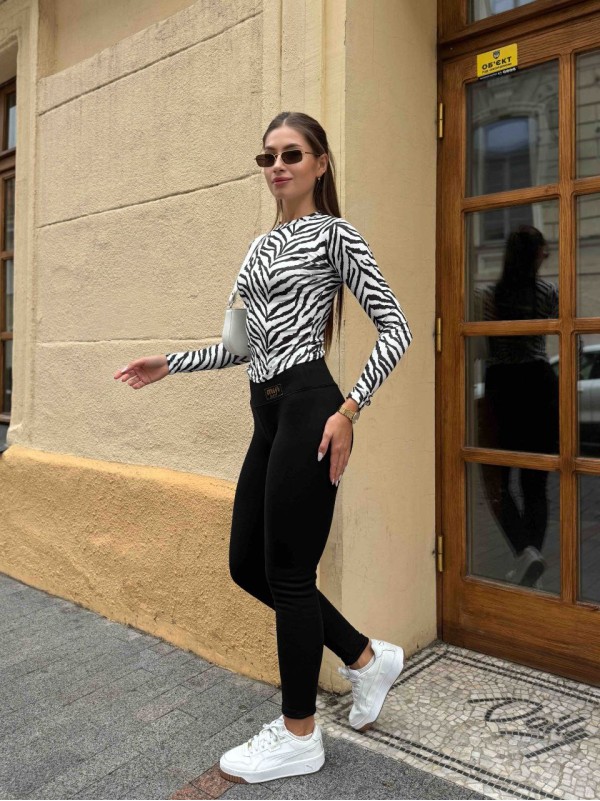 Жіночий лонгслів чорно-бiлого кольору 35320