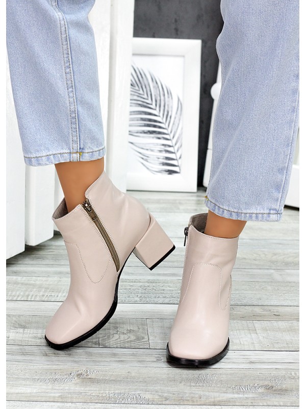 Жіночі шкіряні черевики на каблуку (хутро) бежевого кольору 35323