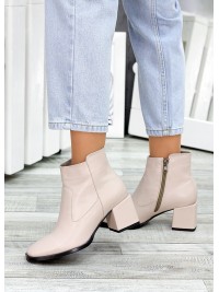 Жіночі шкіряні черевики на каблуку (байка) бежевого кольору 35324