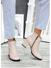 Жіночі шкіряні черевики на каблуку (байка) бежевого кольору 35324