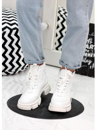 Жіночі шкіряні черевики на шнурівці (байка) білого кольору 35332