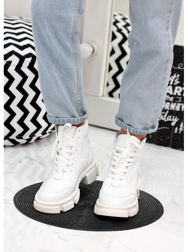 Жіночі шкіряні черевики на шнурівці (байка) білого кольору 35332