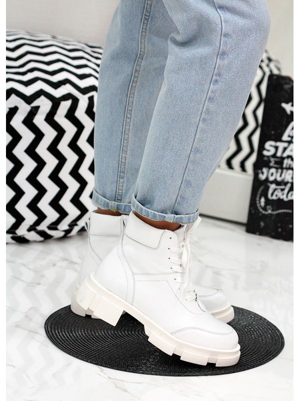 Жіночі шкіряні черевики на шнурівці (байка) білого кольору 35332