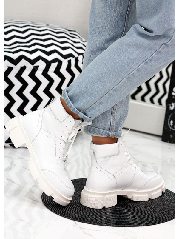 Жіночі шкіряні черевики на шнурівці (байка) білого кольору 35332