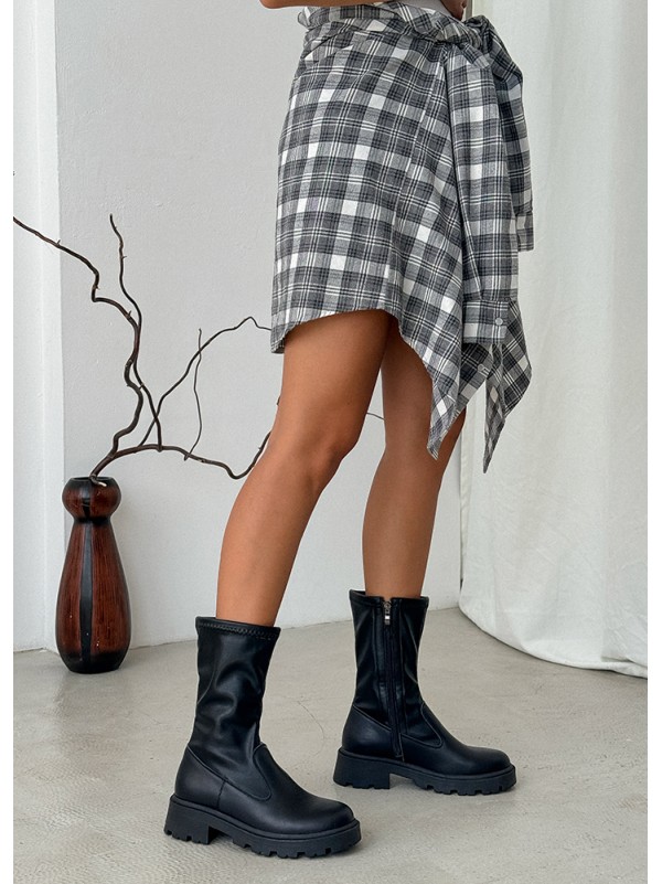 Жіночі черевики з натуральної стрейч шкіри (хутро) чорного кольору 35336
