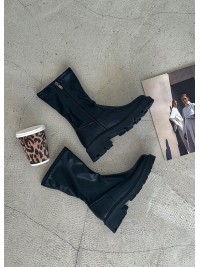 Жіночі черевики з натуральної стрейч шкіри (хутро) чорного кольору 35336