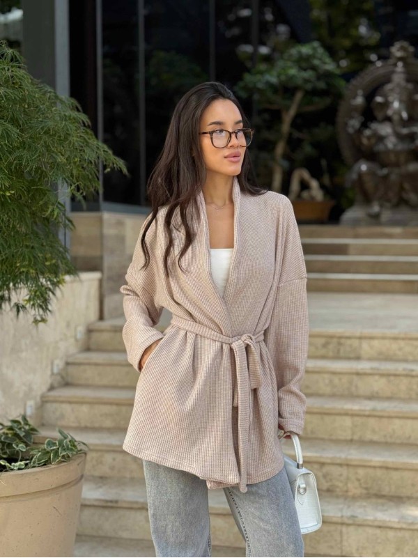 Жіночий в'язаний кардиган бежевого кольору 35350