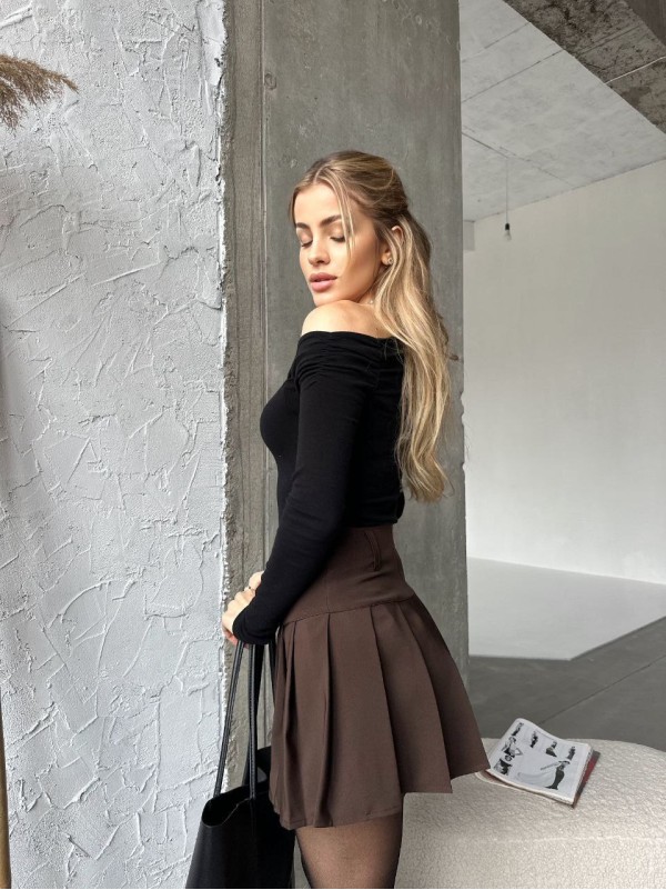 Коротка плiсерована спідниця коричневого кольору 35357