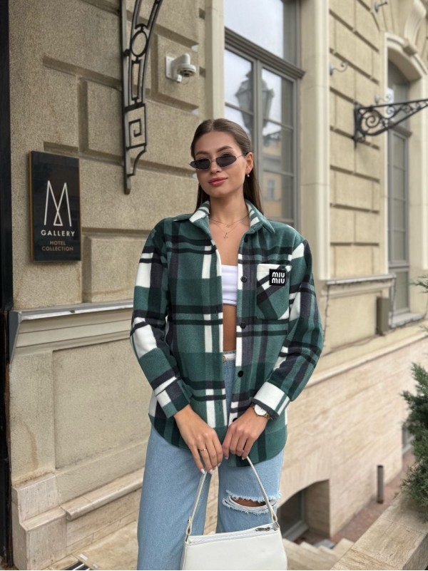 Жіноча флiсова сорочка в клітинку зеленого кольору 35362