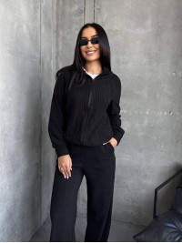 Базовий жiночий костюм на змiйцi чорного кольору 35370