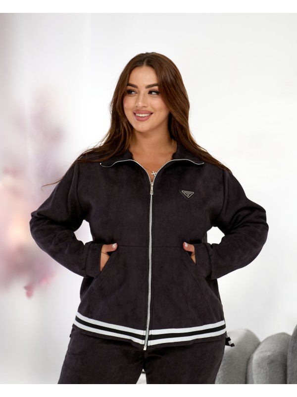 Жiночий прогулянковий костюм iз замшу графiтового кольору 35382