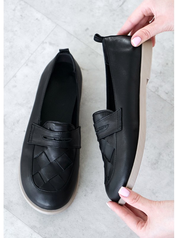 Жіночі шкіряні туфлі чорного кольору 35388