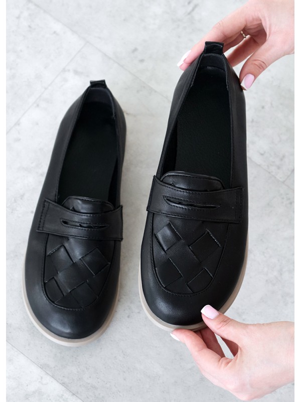 Жіночі шкіряні туфлі чорного кольору 35388