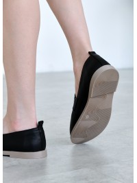 Жіночі шкіряні туфлі чорного кольору 35388