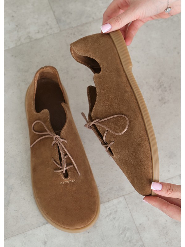 Жіночі туфлі на шнурівці з натуральної замші коричневого кольору 35395