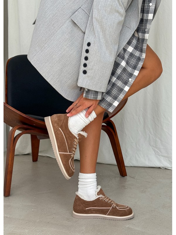 Жіночі замшеві зимові кросівки (хутро) коричневого кольору 35396