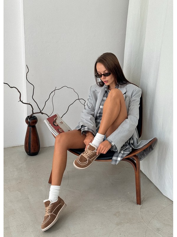 Жіночі замшеві зимові кросівки (хутро) коричневого кольору 35396