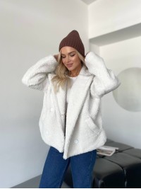 Жіноча коротка шуба-куртка з букле молочного кольору 35404