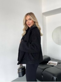 Жіноча коротка шуба-куртка з букле чорного кольору 35405