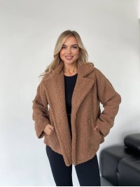 Жіноча коротка шуба-куртка з букле кавового кольору 35407