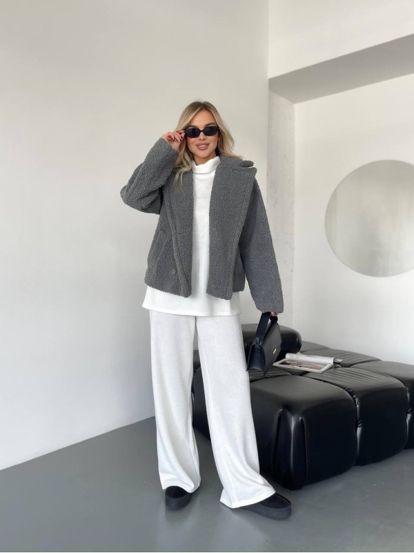 Жіноча коротка шуба-куртка з букле сiрого кольору 35408