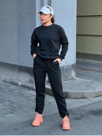 Базовий теплий жiночий костюм чорного кольору 35423