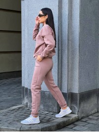 Базовий теплий жiночий костюм кавового кольору 35428