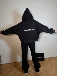 Жіночий теплий костюм з написом чорного кольору 35430