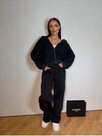 Жіночий теплий костюм з написом чорного кольору 35430