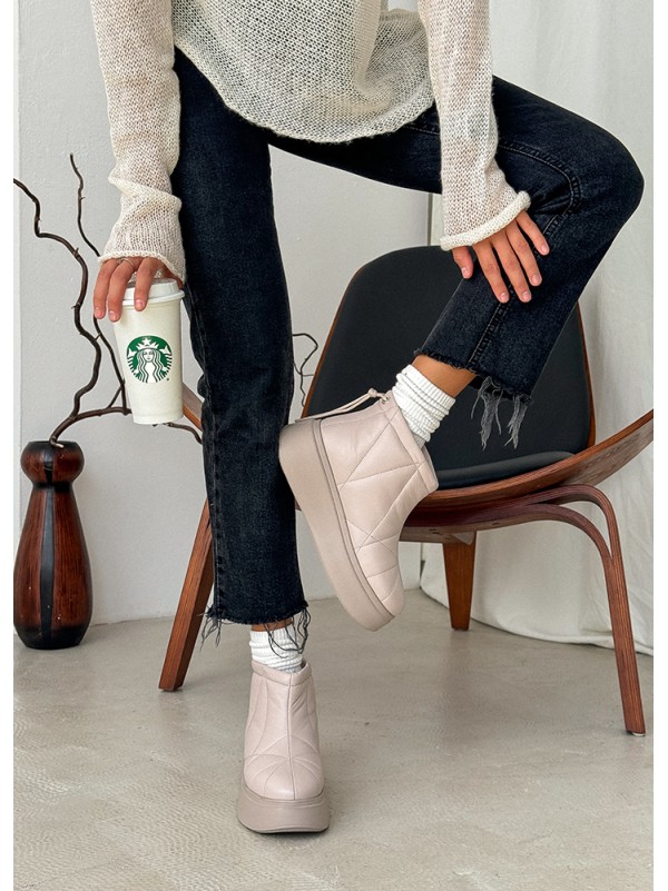 Жіночі уггі з натуральної шкіри на платформі (байка) бежевого кольору 35438