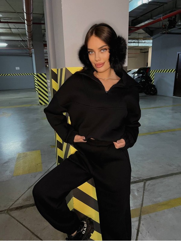 Жіночий теплий костюм з капюшоном чорного кольору 35439