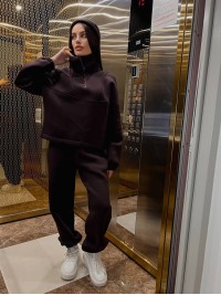 Жіночий теплий костюм з капюшоном коричневого кольору 35440