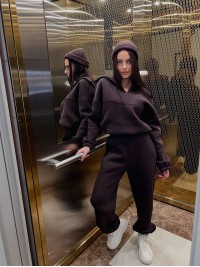 Жіночий теплий костюм з капюшоном коричневого кольору 35440