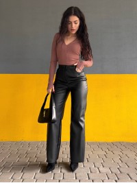 Жіночий легкий лонгслів кавового кольору 35450