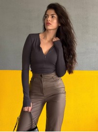 Жіночий легкий лонгслів графiтового кольору 35451